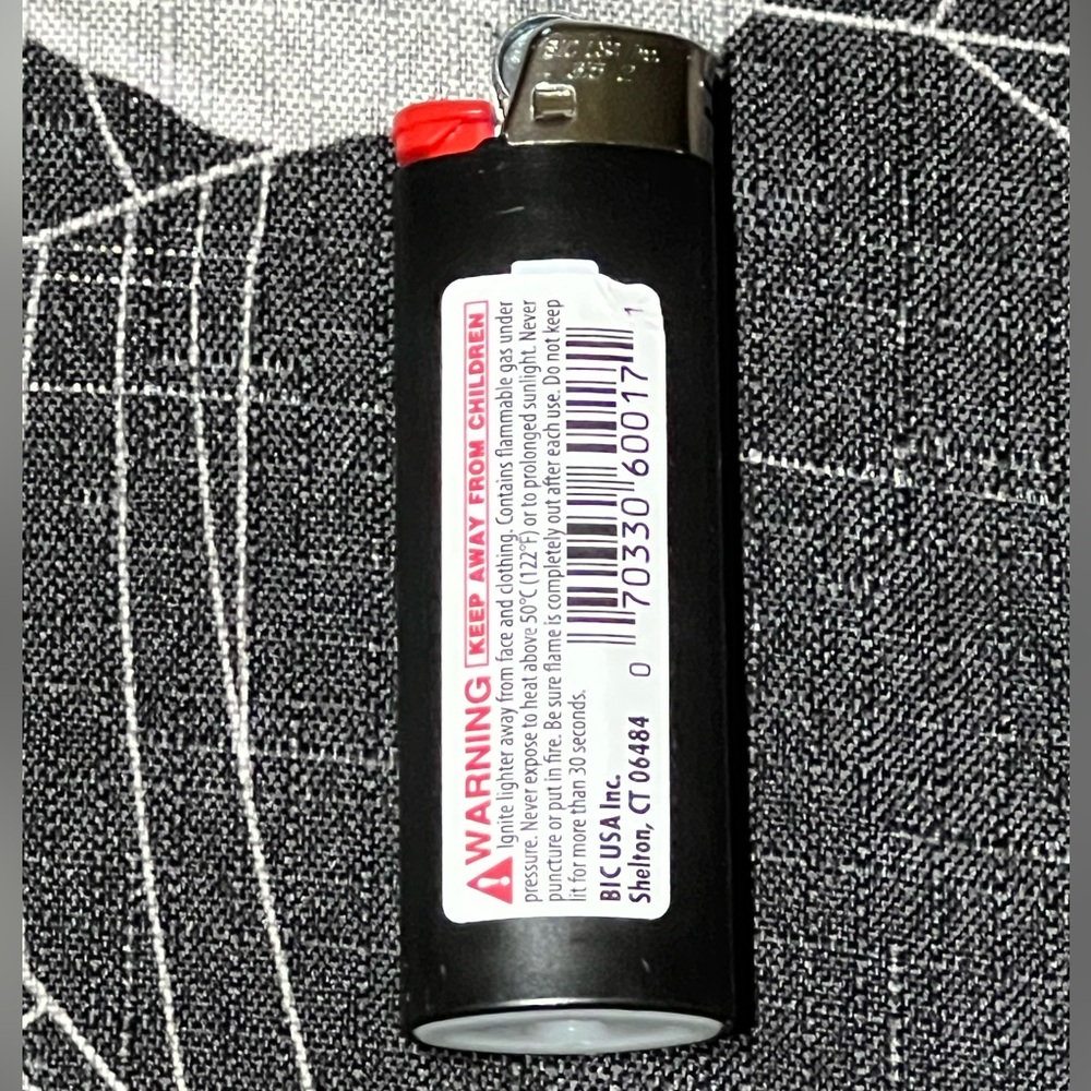 NEW TRAVIS SCOTT UNRELEASED 2021 ASTROWORLD TOUR “EYES” FULL SIZED BIC - Picture 2 of 2